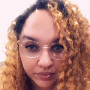 Meet your Posher, Yvette